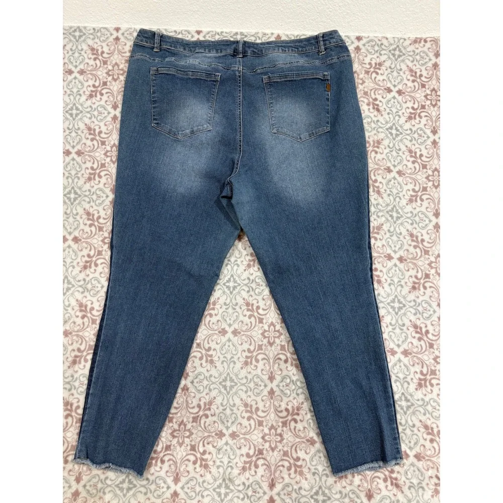 1822 Denim Womens Plus 24W Skinny Jeans Medium Wash Raw Hem Stretch Blue